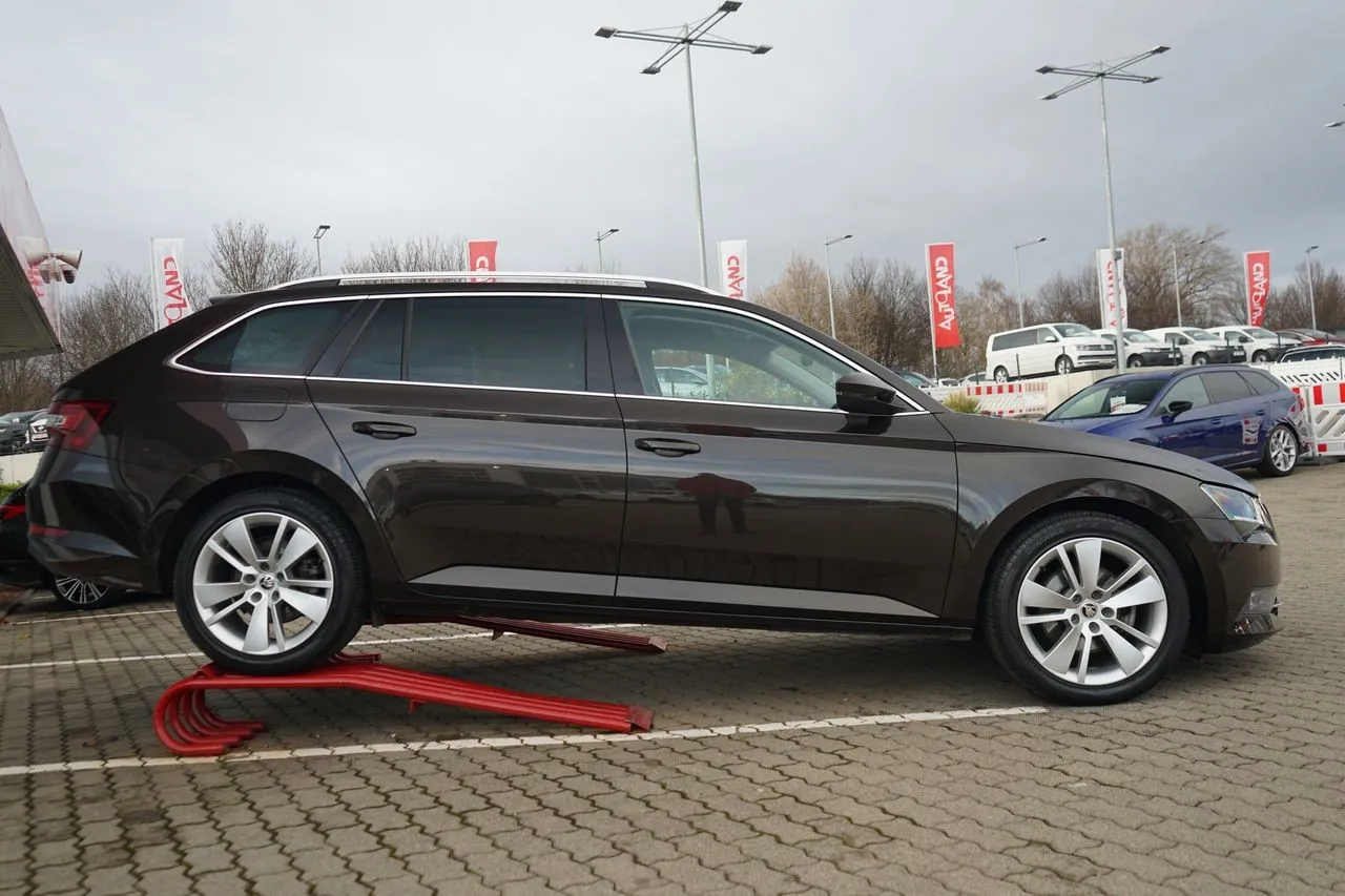 Skoda Superb Combi 1.4 TSI...  Image 2