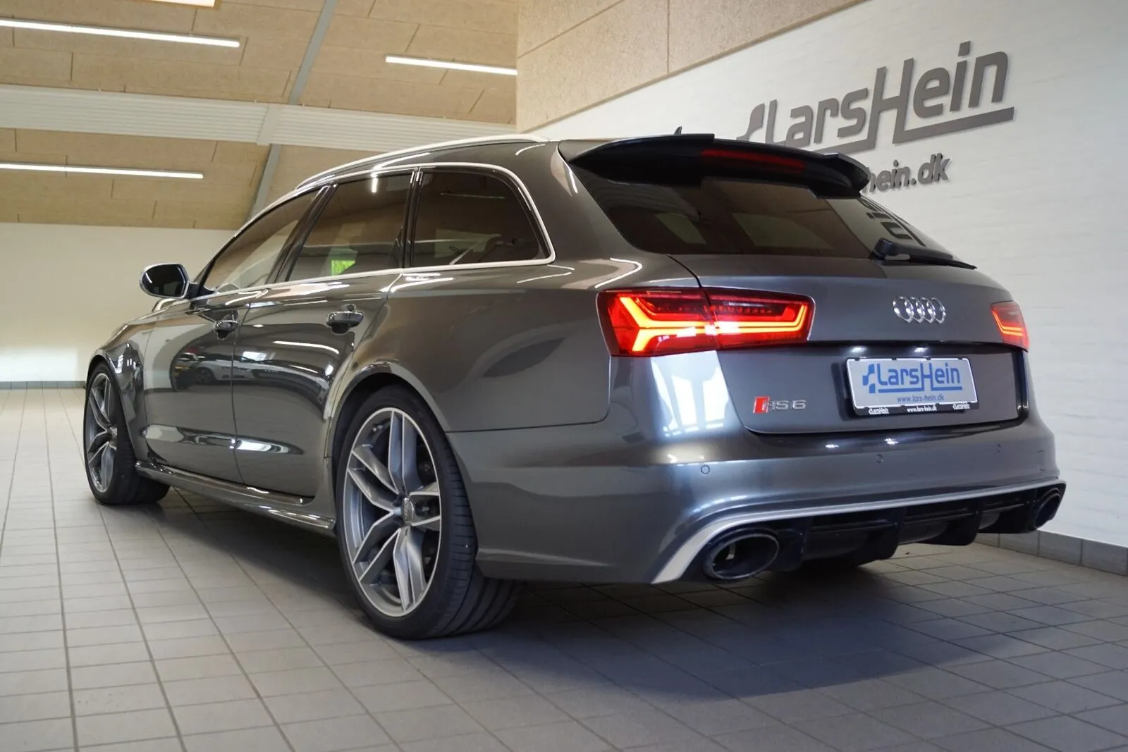 Audi RS6 4,0 TFSi performance Avant quattro 5d Image 3