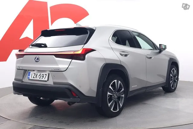 Lexus UX 250h Comfort Technology Plus Edition - / Keyless / Navi / Tutkat + kamera Image 5