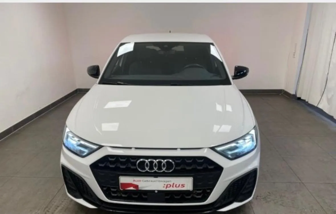 AUDI A1 SPB 30 TFSI S tronic S line edition Image 2