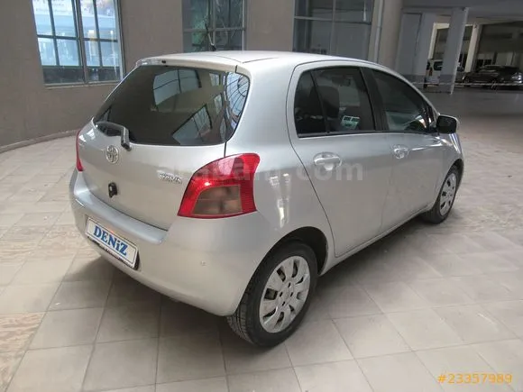 Toyota Yaris 1.3 Sol Image 5